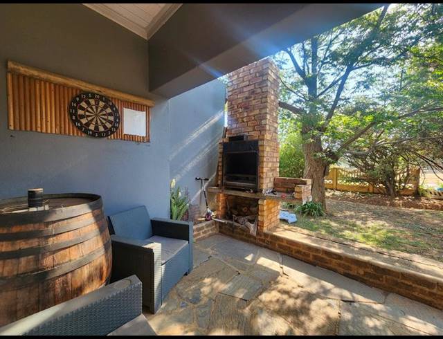 7 BEDROOM HOUSE FOR SALE IN MIDDELVLEI AH